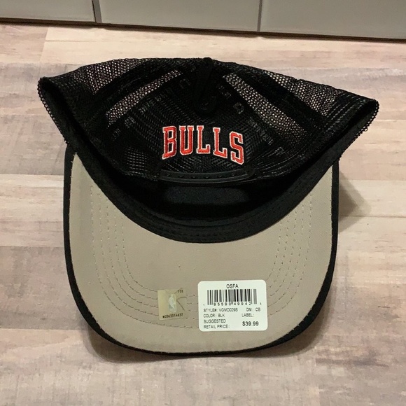 Chicago Bulls Ultra Game SnapBack Trucker Hat NWT - Picture 3 of 6